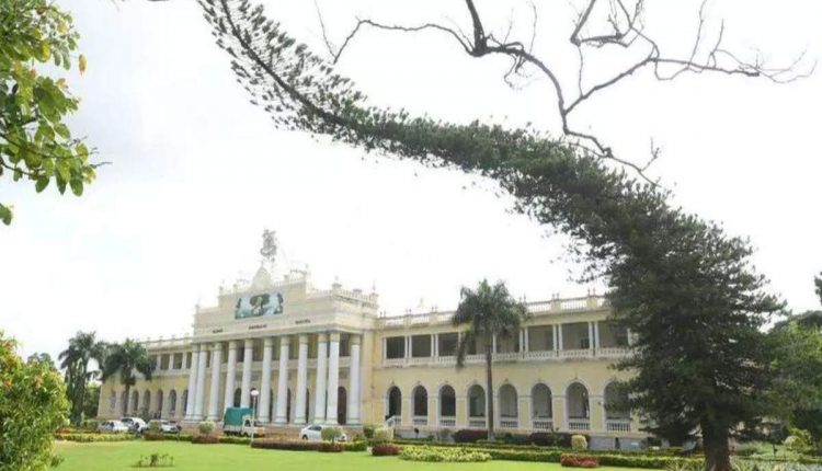 University Puts Brakes On Women's Movement On Campus Here; Education Minister Withdraws Them