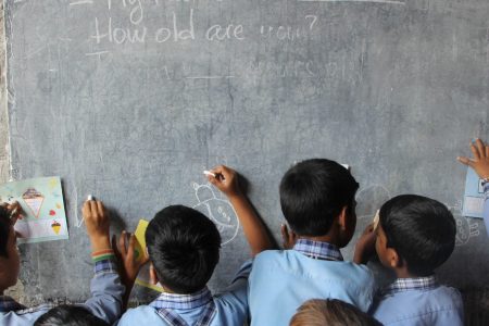 Teacher In Bengal Holds Classes At Students’ Doorsteps