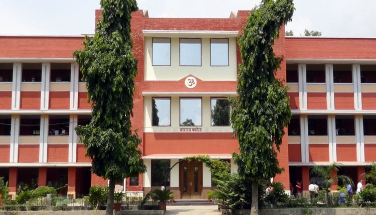 Delhi University Colleges 100% Cut-Offs