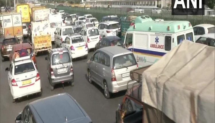 College Students Regulate Traffic